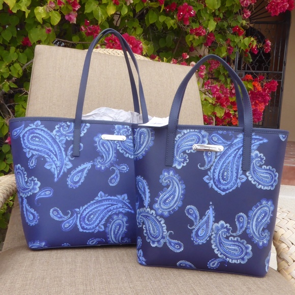 Michael Kors large ziptop tote Blue SOLD!! - Picture 7 of 7